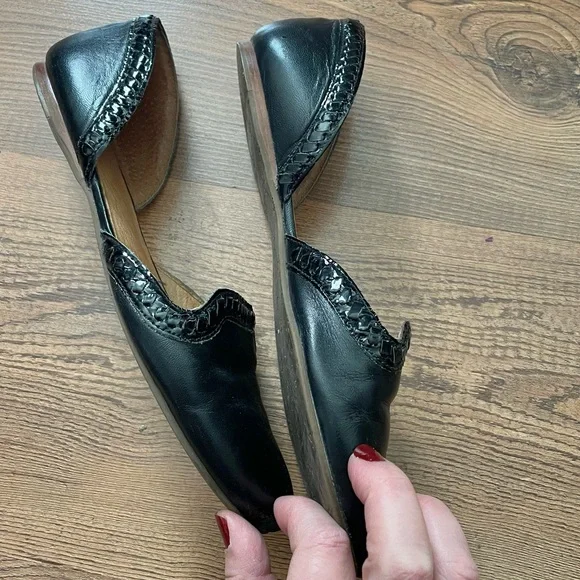 Jack Rogers Black Leather Flats - Picture 4 of 9